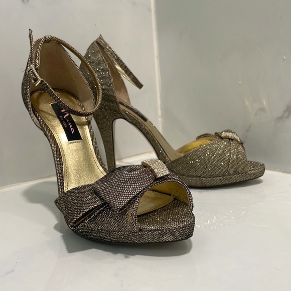 Shoes - Sparkly Gold and Black Pumps